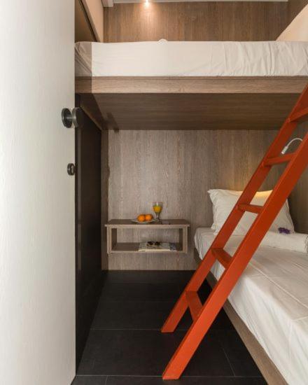 Hotel Loc Hospitality Urban Den à Corfu  Extérieur photo